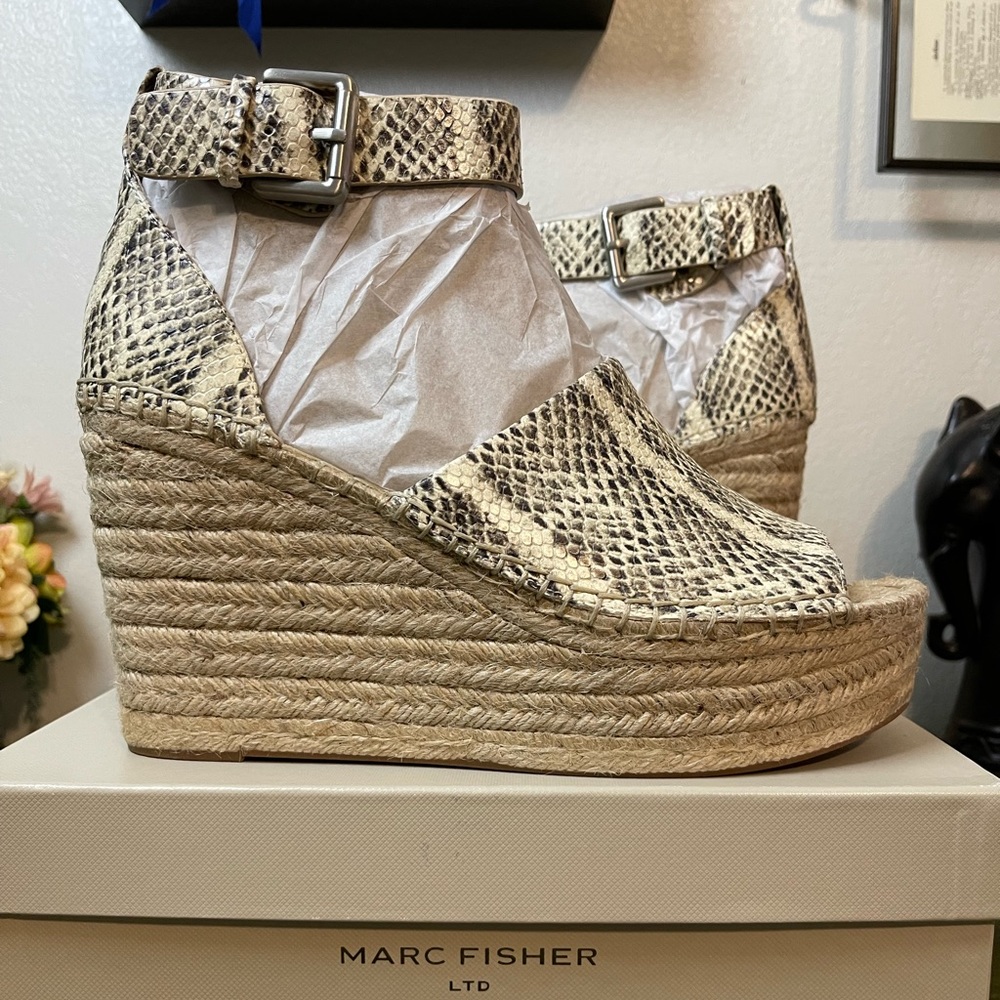 BNIB Marc Fisher LTD Adalyn platform ankle strap wedges